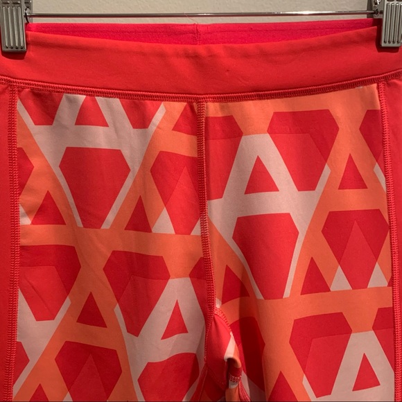 🏷️ Adidas Climalite Techfit Geometric Capri Running Leggings Small S Melon - Picture 2 of 7